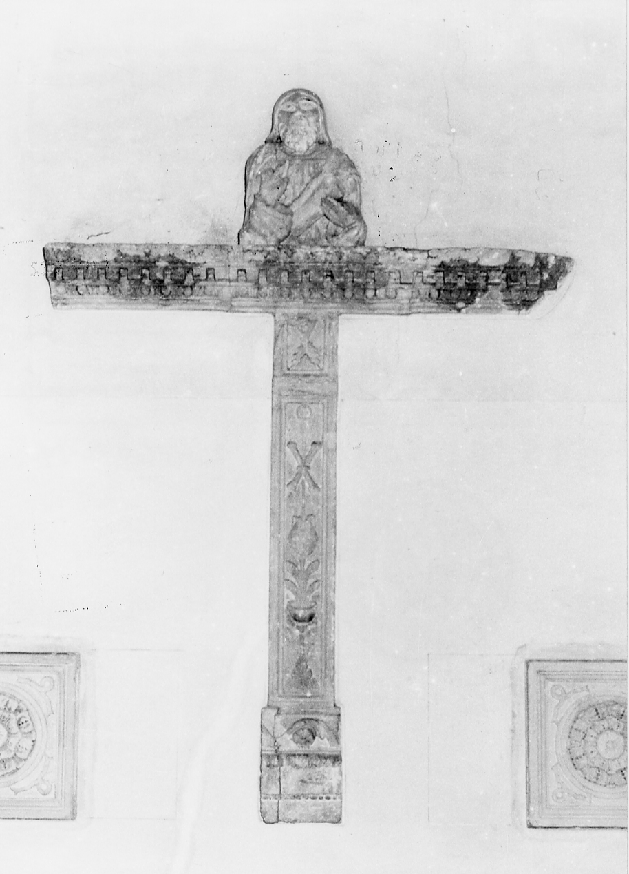 elementi architettonici con motivi decorativi a candelabra/ dentelli/ figura, motivi decorativi (alzata, frammento) - bottega Italia centrale (sec. XVI)