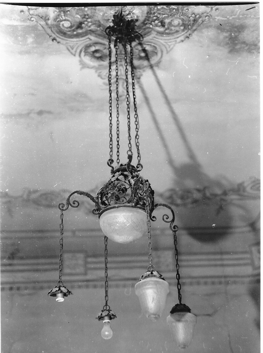 lampadario, opera isolata - ambito teramano (primo quarto sec. XX)