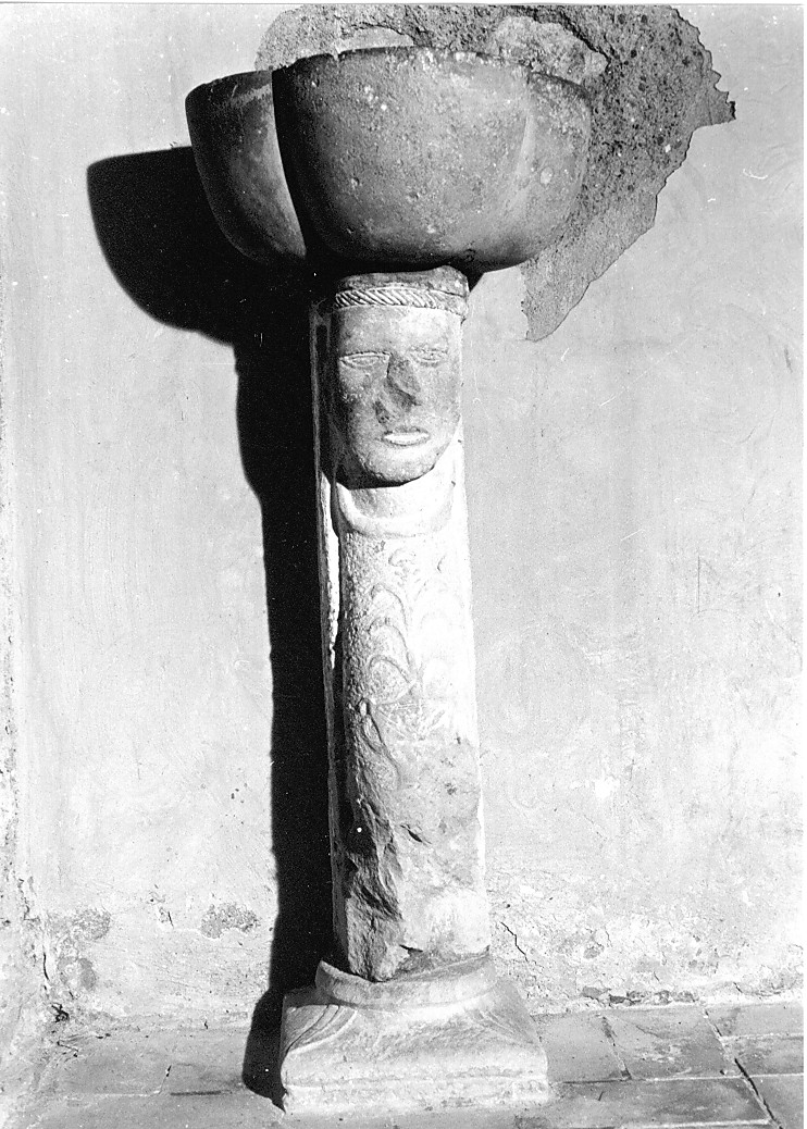 acquasantiera - a fusto - ambito Italia centrale (sec. XVII)