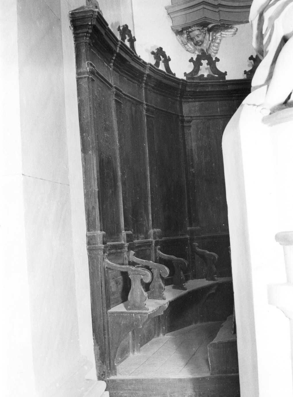 stalli del coro, serie - bottega abruzzese (fine/inizio secc. XVIII/ XIX)