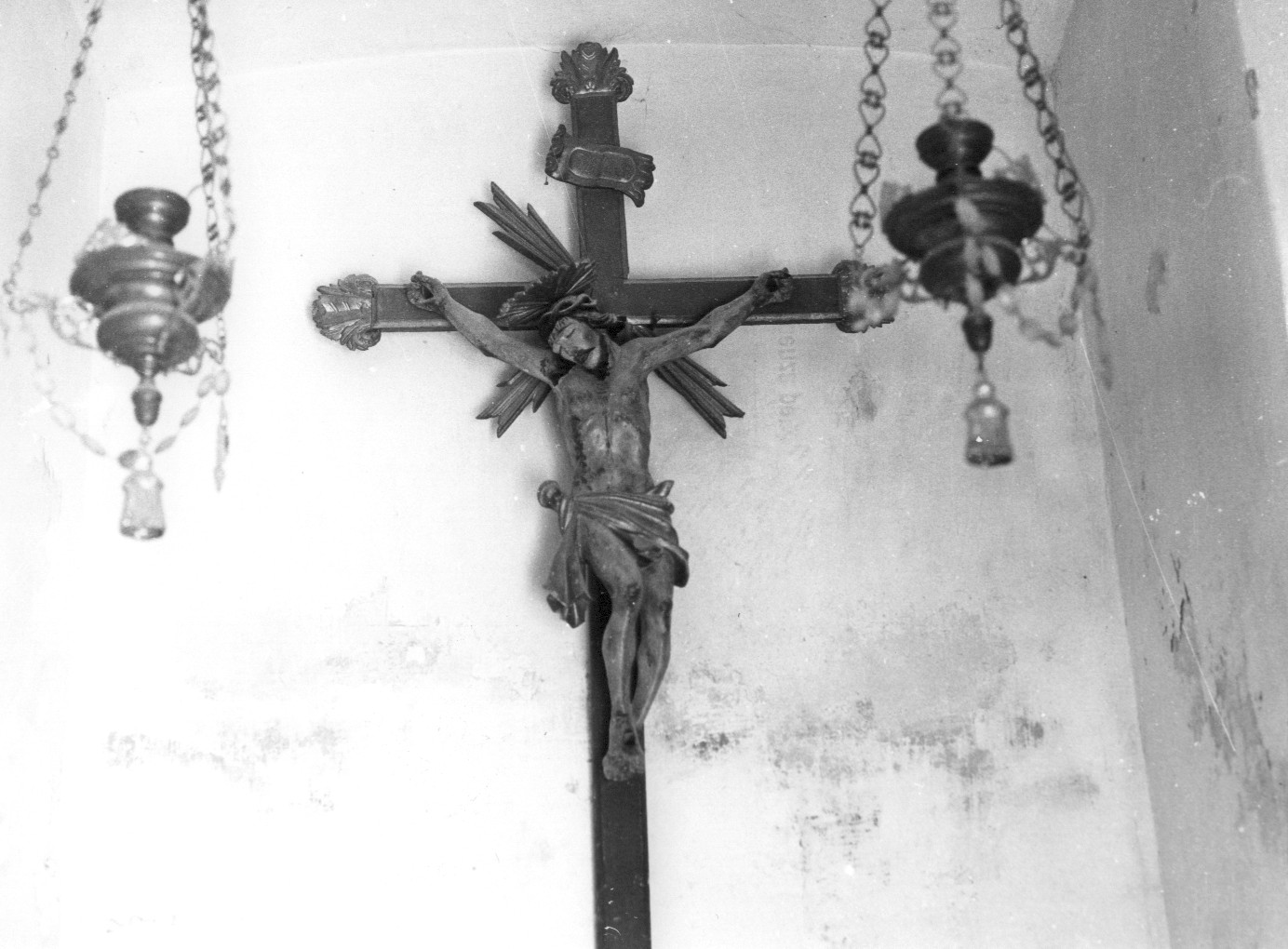 crocifisso, opera isolata - bottega abruzzese (fine/inizio secc. XVI/ XVII)