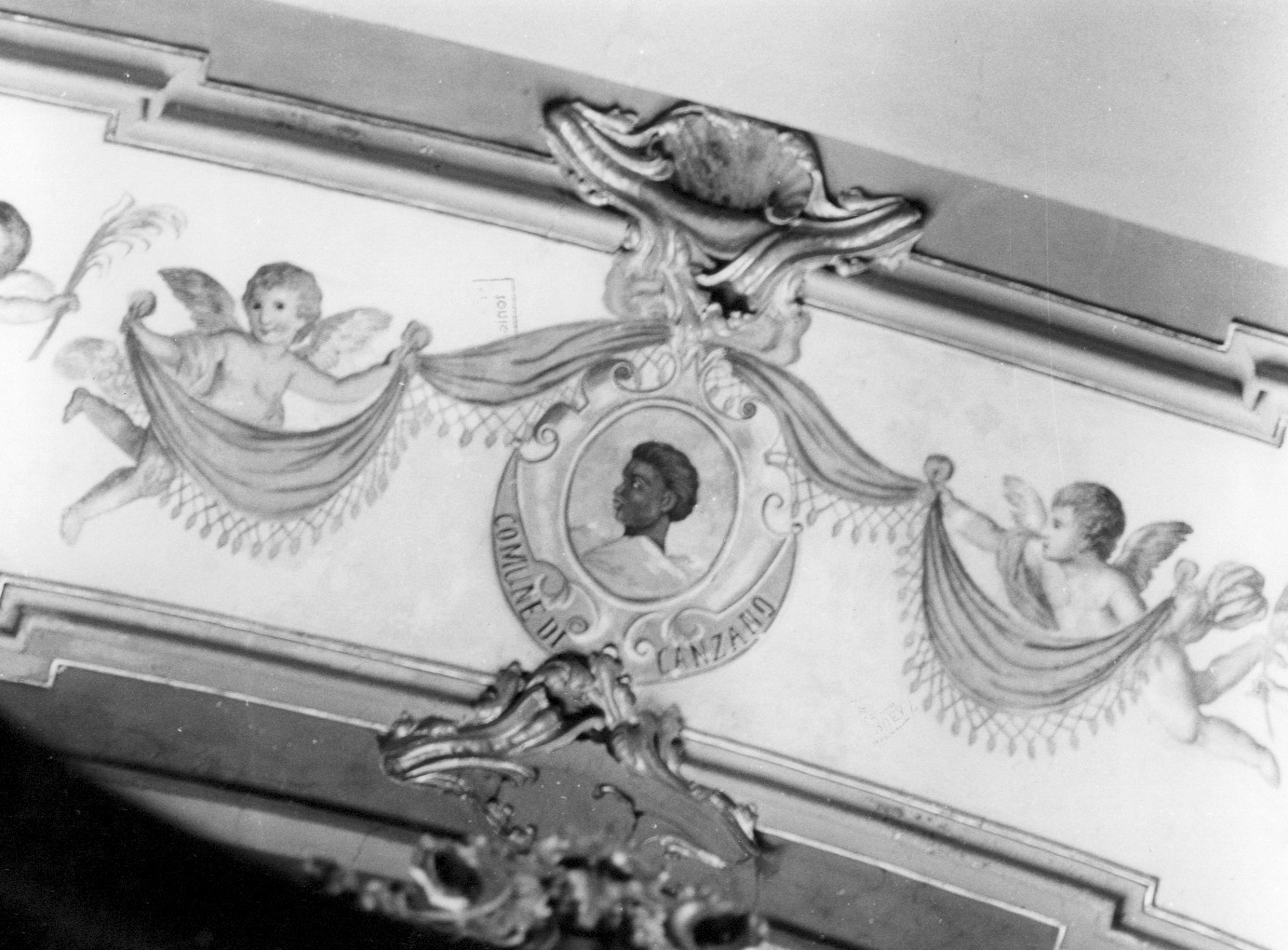 stemma comunale (dipinto, opera isolata) - ambito abruzzese (inizio sec. XX)