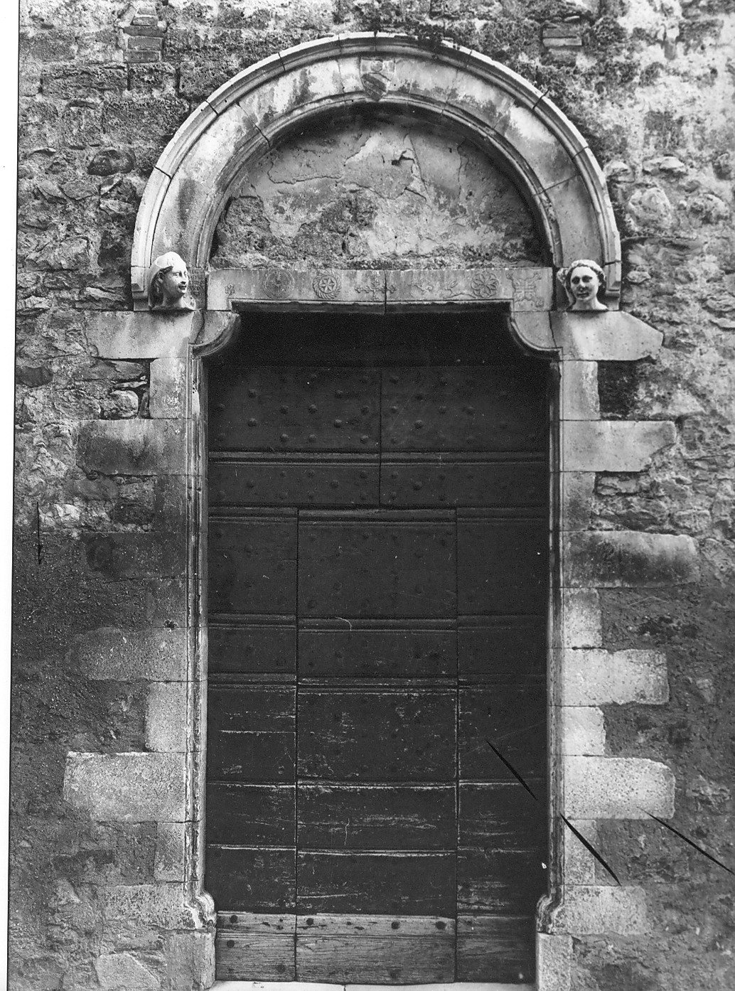 mostra di portale, opera isolata di Mecolo da Penne (fine/inizio secc. XIV/ XV)