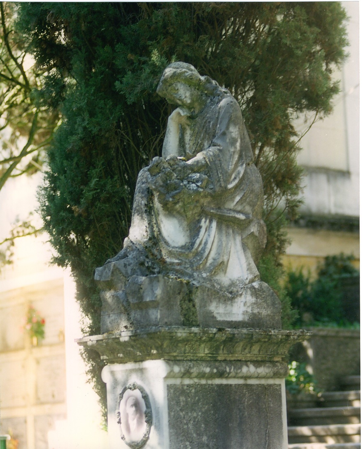 Fanciulla dolente (statua) - ambito abruzzese (sec. XX)