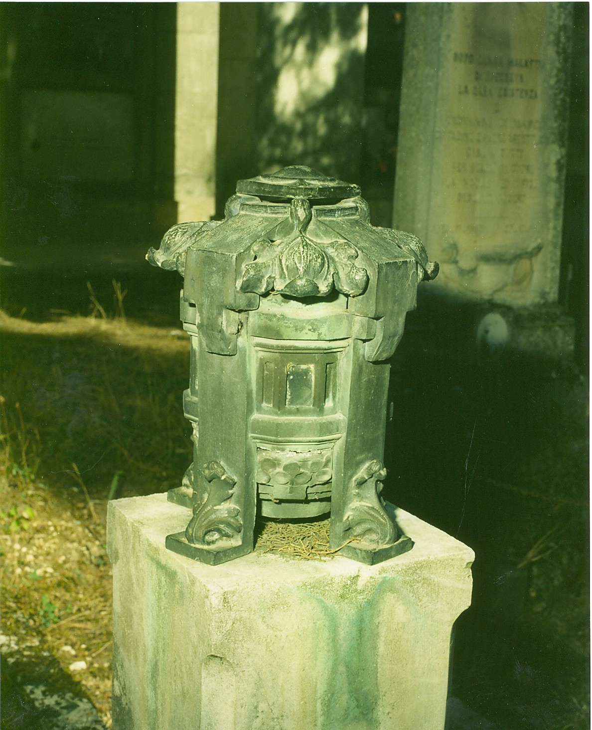 lampada - ambito abruzzese (primo quarto sec. XX)