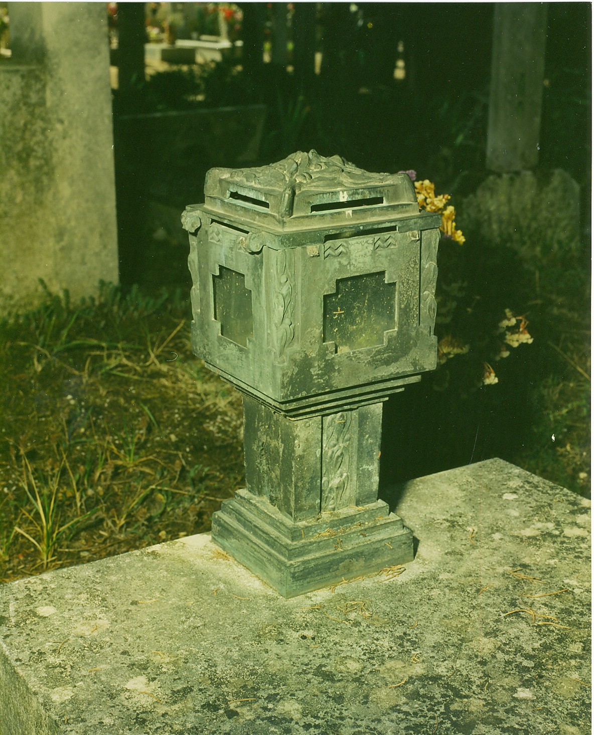 lampada - ambito abruzzese (sec. XX)