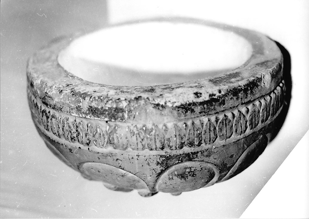 acquasantiera, opera isolata - bottega abruzzese (seconda metà sec. XIX)