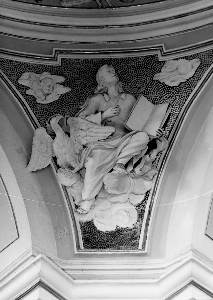 quattro evangelisti che porgono i vangeli ispirati dai loro simboli (scultura, serie) - ambito Italia centrale (sec. XVIII)