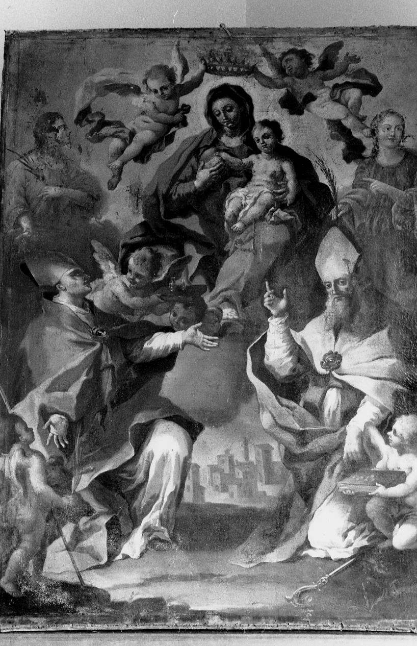 incoronazione di Maria Vergine tra Santi (dipinto) di Varino P. R (sec. XVIII)