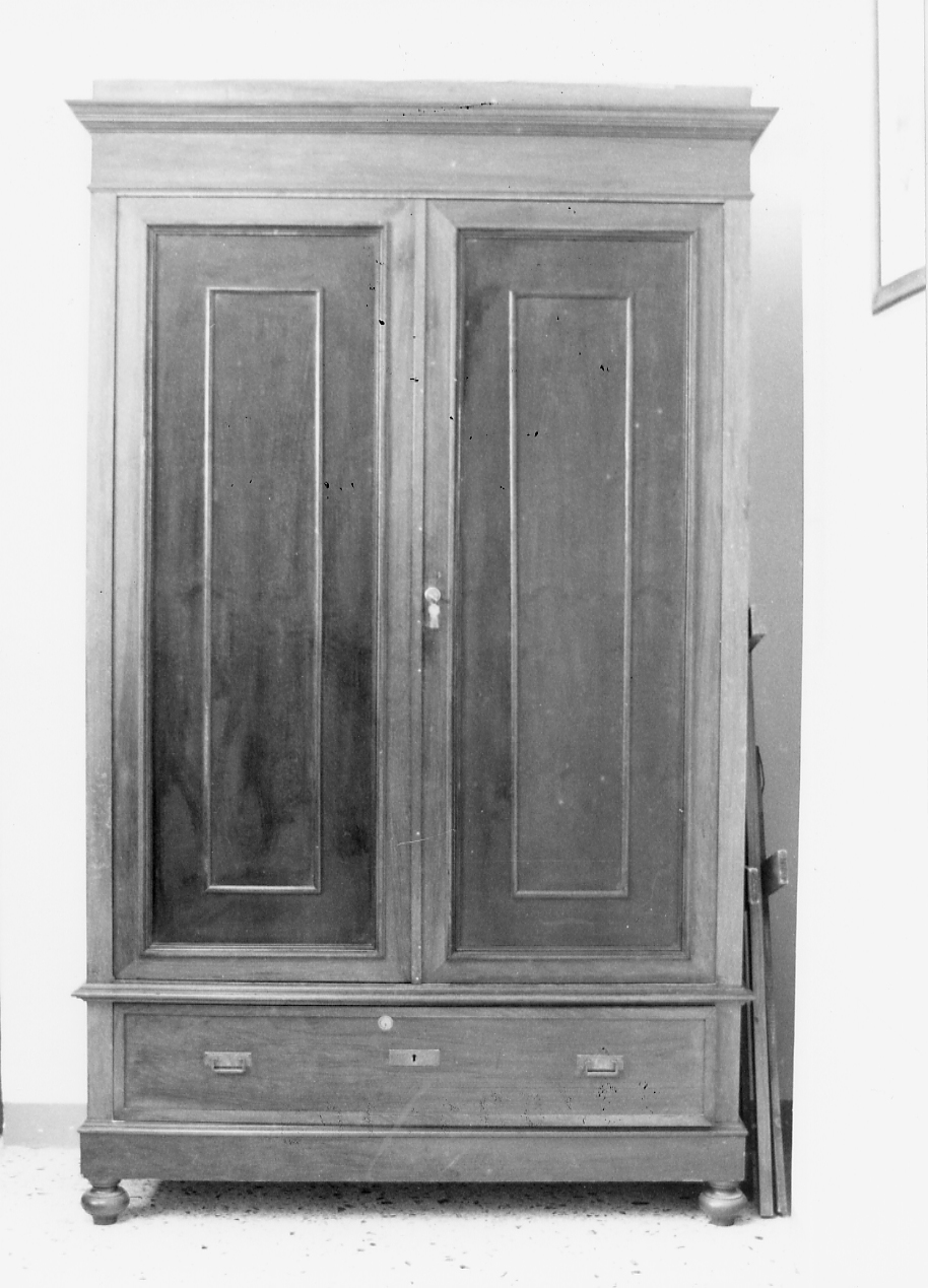 armadio, opera isolata - bottega Italia centrale (sec. XX)