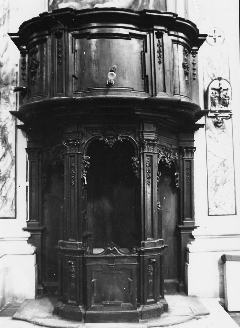 confessionale - produzione di Pescocostanzo (prima metà sec. XVIII)