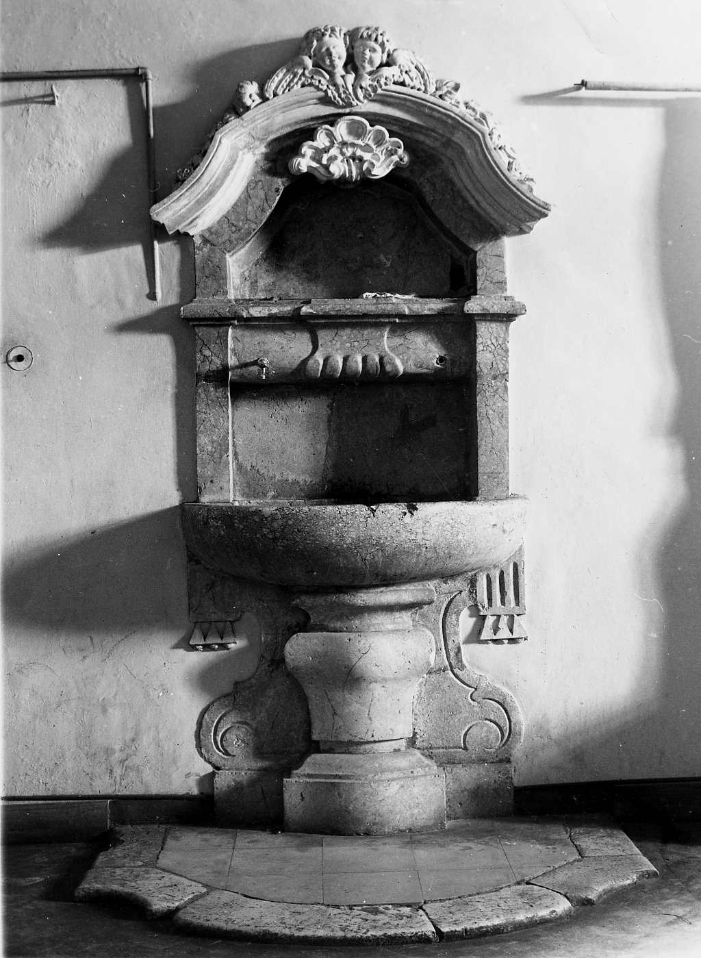 lavabo da sacrestia, opera isolata di D'Amato Gregorio (sec. XVIII)