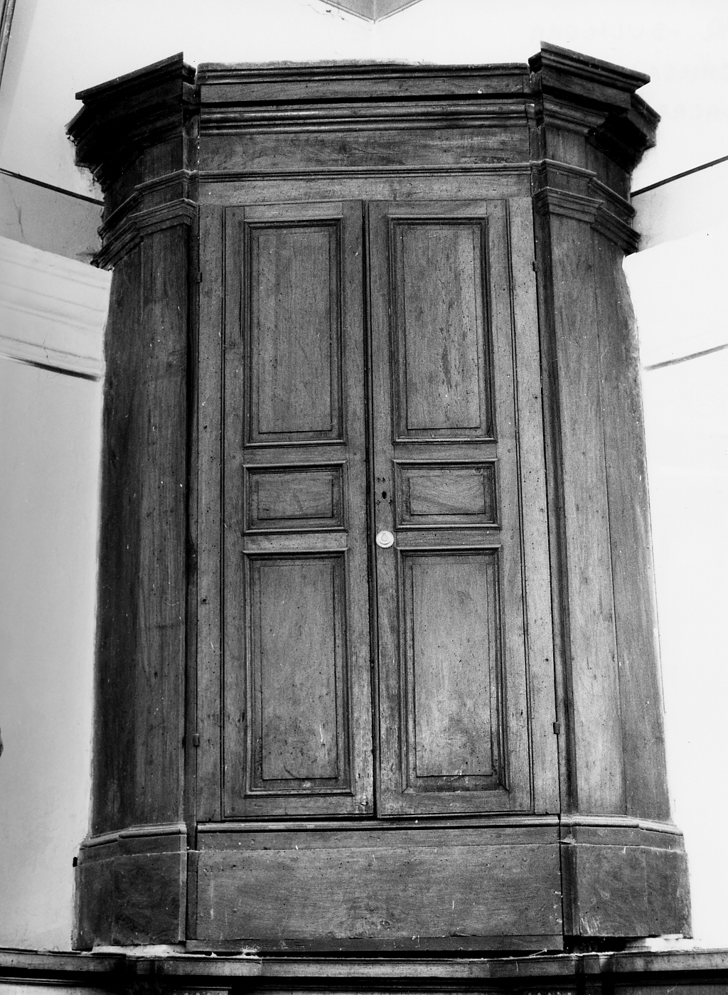 armadio, serie - produzione abruzzese (sec. XIX)