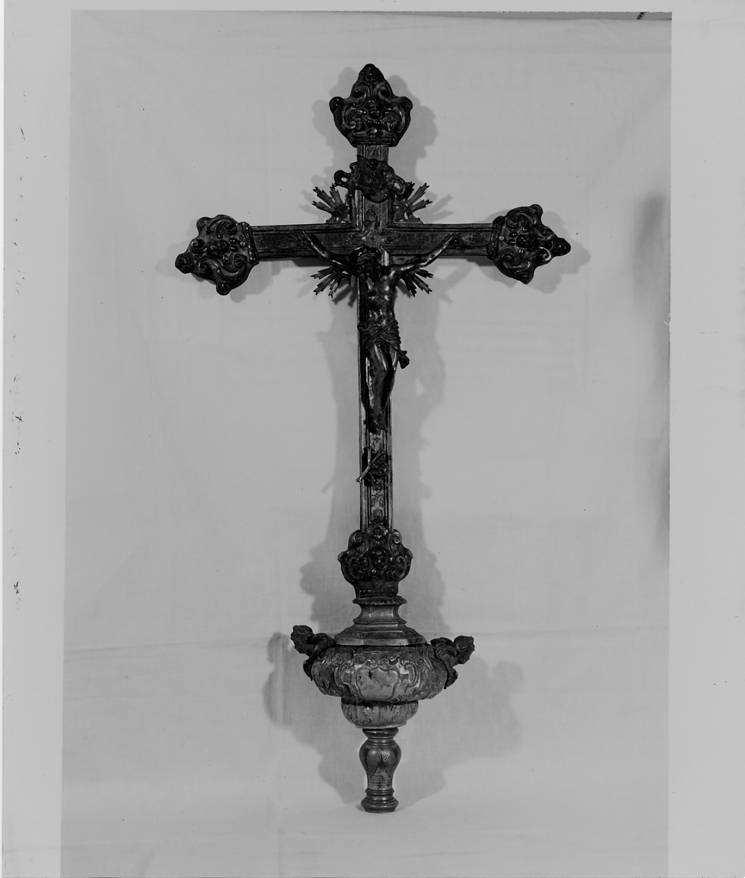 croce processionale, opera isolata - produzione abruzzese (sec. XVIII)