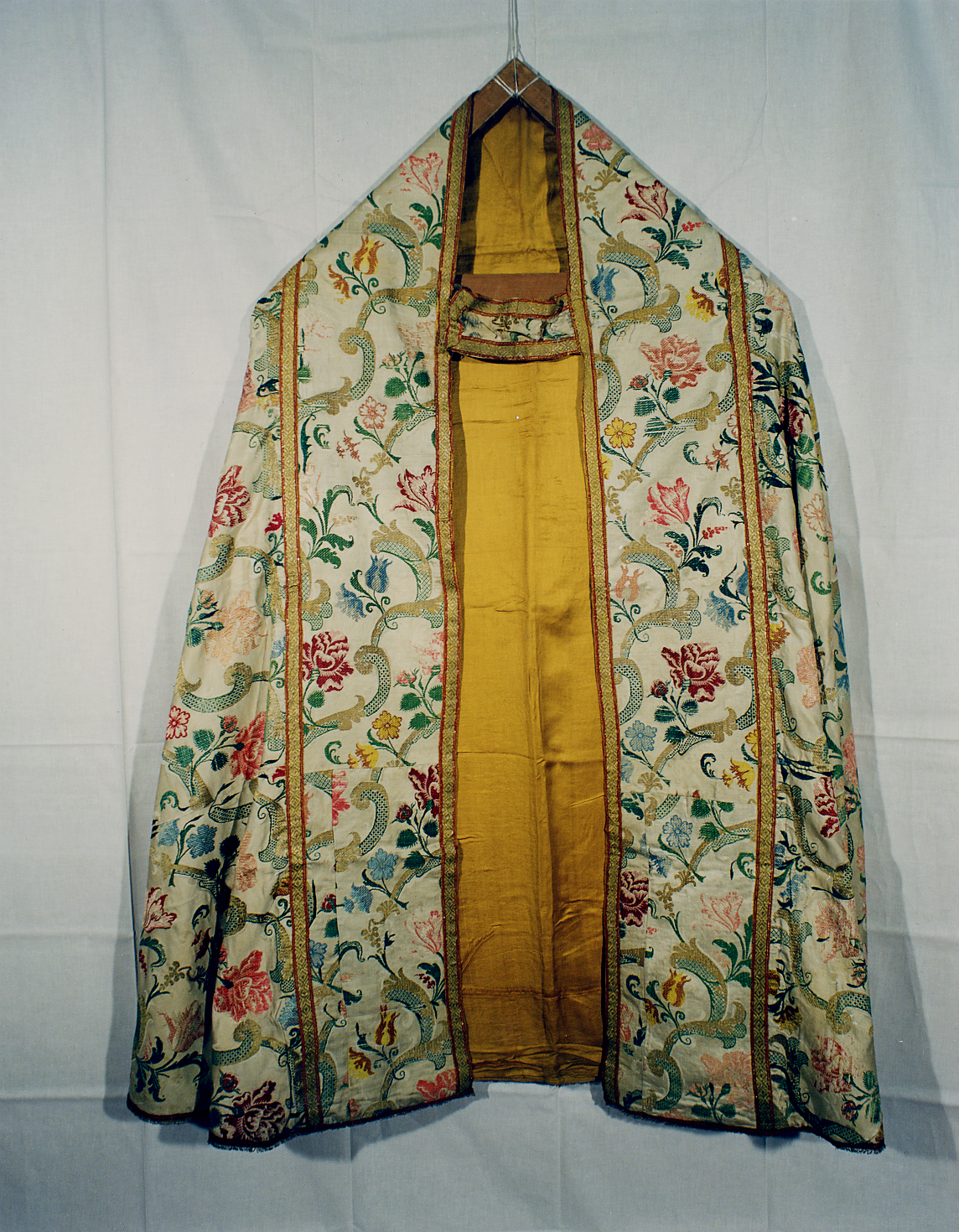 piviale - manifattura italiana (seconda metà sec. XVIII)