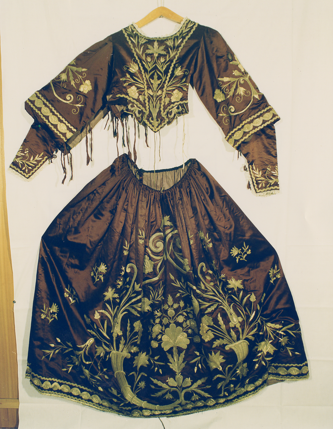 veste di Madonna (veste di statua) - manifattura abruzzese (inizio sec. XX)