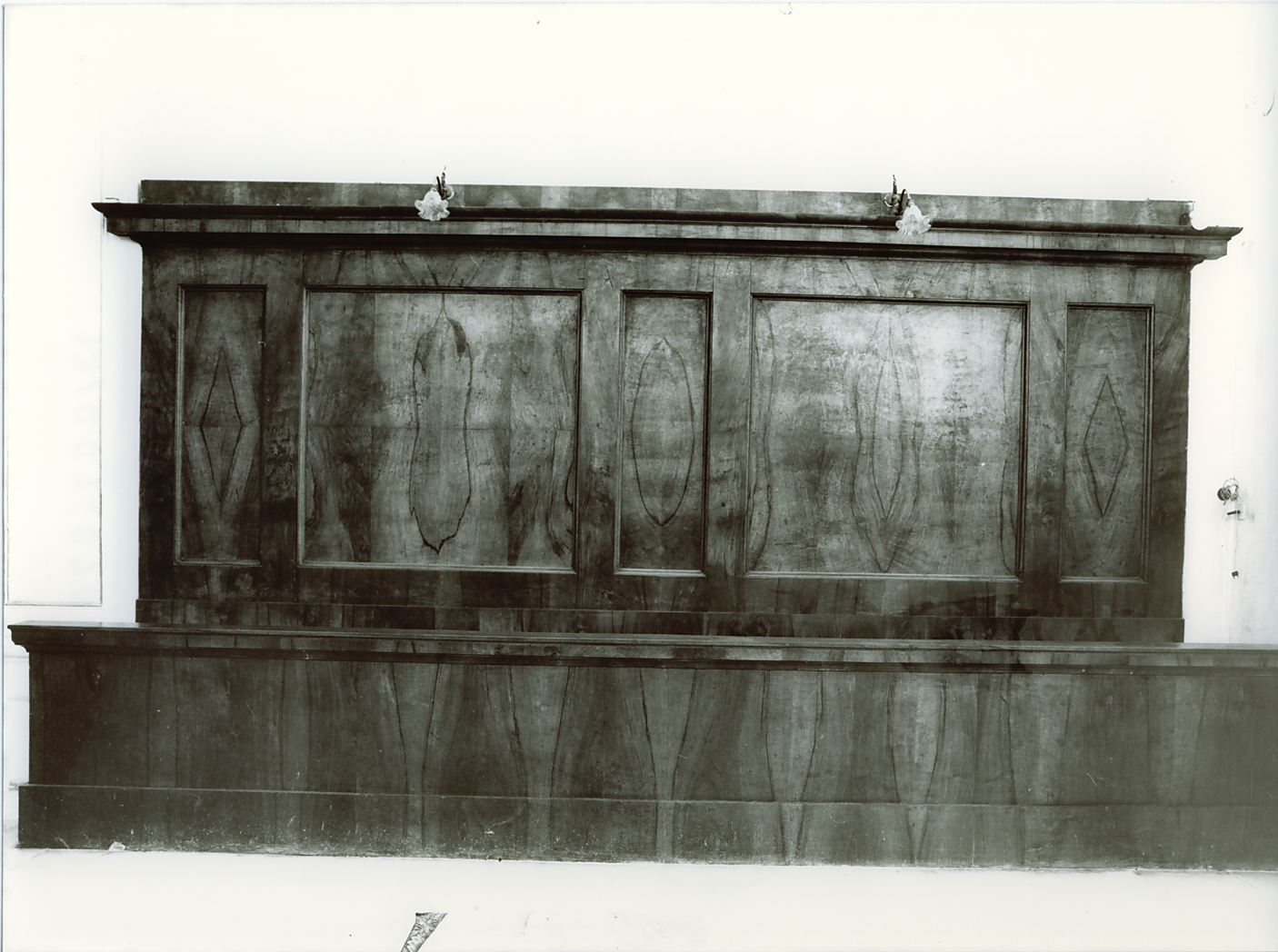 motivi decorativi architettonici e geometrici (stalli del coro, opera isolata) - ambito Italia centrale (secondo quarto sec. XIX)