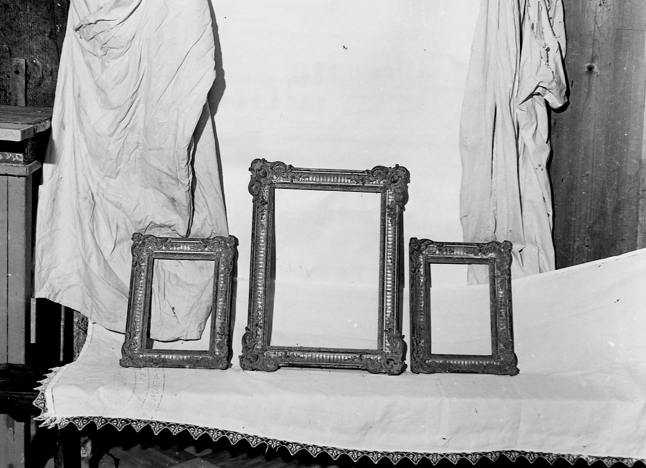 cornice, serie - ambito Italia centrale (sec. XX)