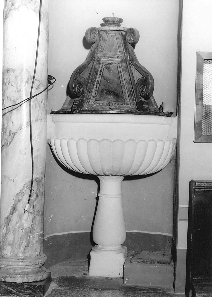 motivi decorativi geometrici e volute (fonte battesimale, opera isolata) - ambito Italia centrale (sec. XVII)