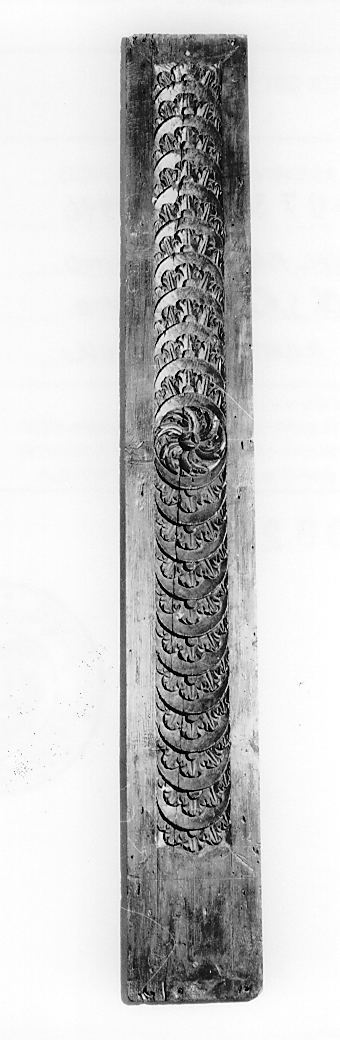 motivi decorativi floreali (lesena, serie) - ambito Italia centrale (sec. XVIII)