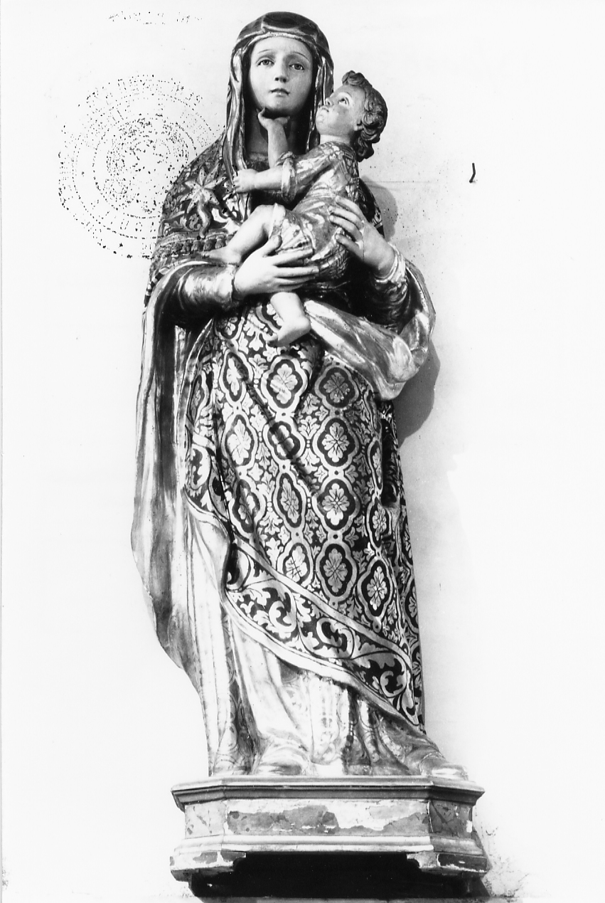 Madonna del Carmine, Madonna con Bambino (gruppo scultoreo, opera isolata) - ambito Italia centro-meridionale (prima metà sec. XIX)