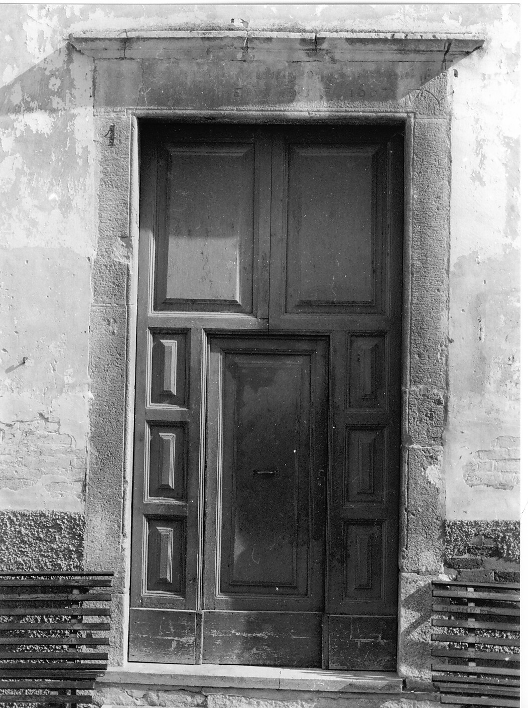 mostra di portale, opera isolata - ambito abruzzese (sec. XVII)