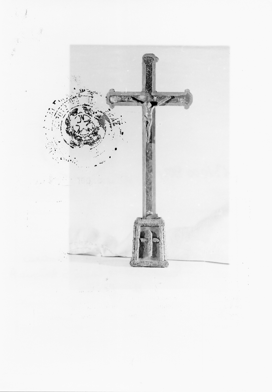 croce d'altare, opera isolata - ambito abruzzese (sec. XX)