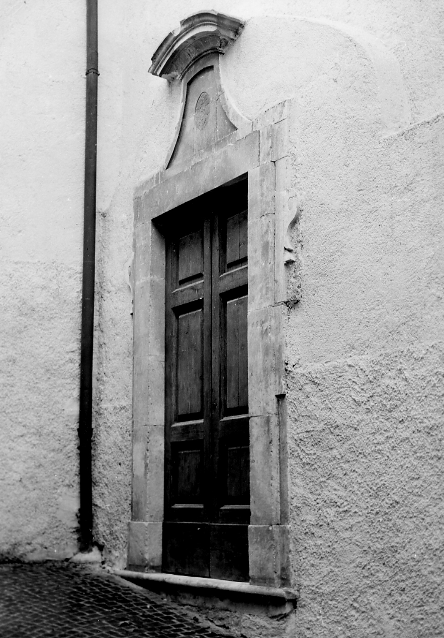 mostra di portale, opera isolata - ambito abruzzese (inizio sec. XIX)