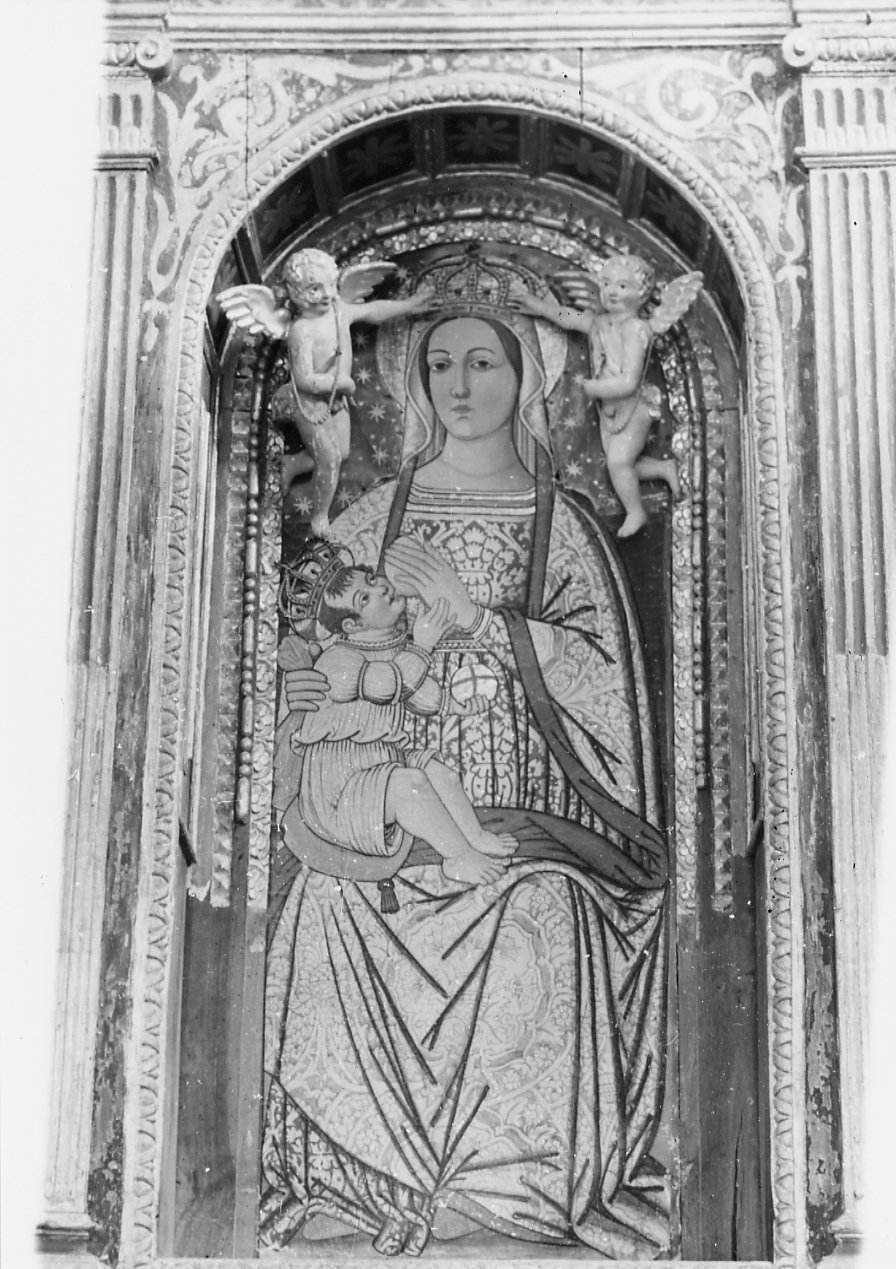 Maria Santissima del Monte, Madonna in trono che allatta il Bambino (dipinto, opera isolata) - ambito abruzzese (sec. XVI)