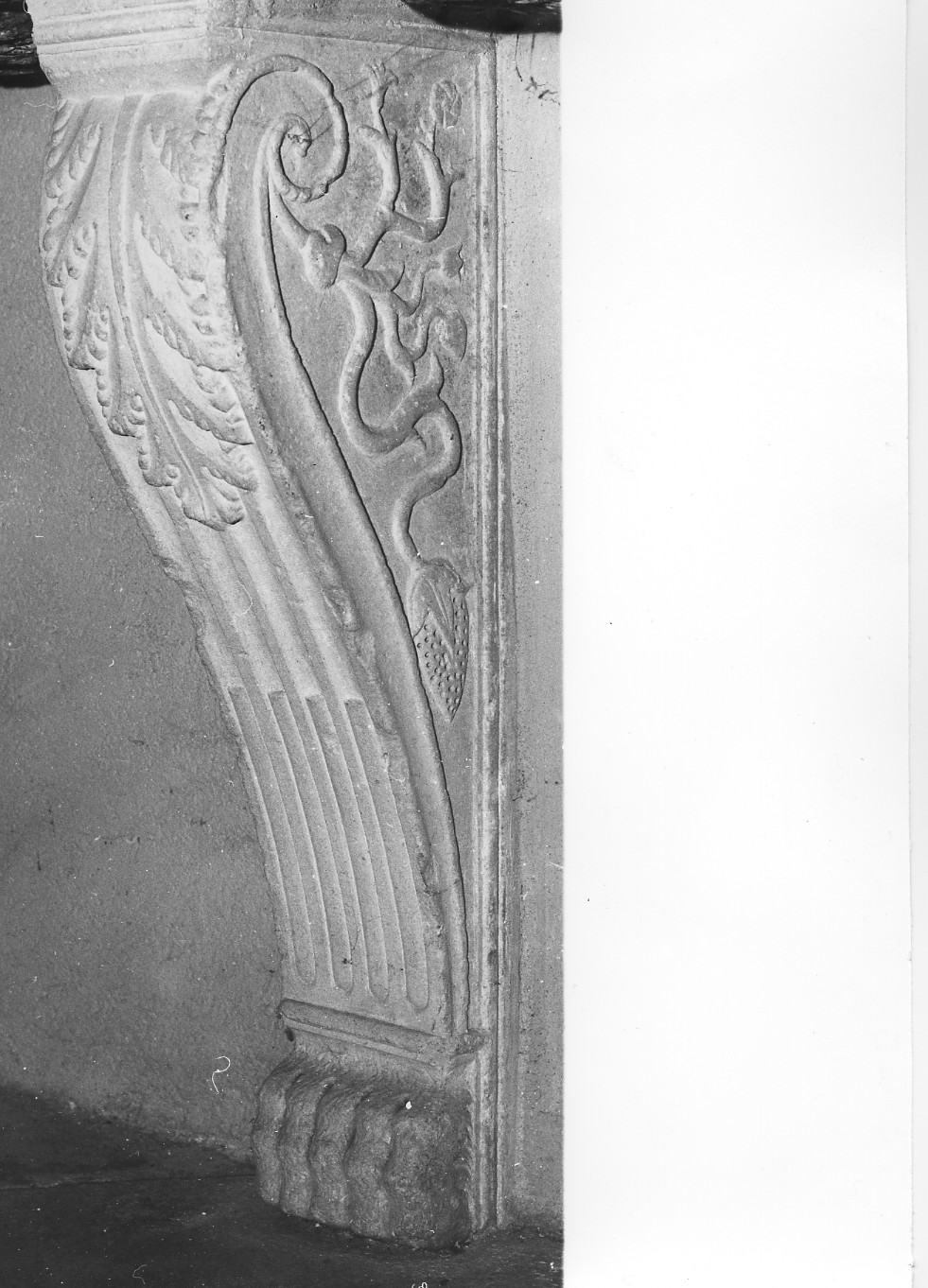 mensola - bottega abruzzese (sec. XVI)