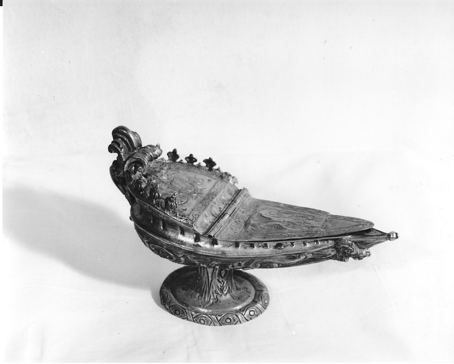 navicella portaincenso - a galeone - produzione napoletana (prima metà sec. XVIII)