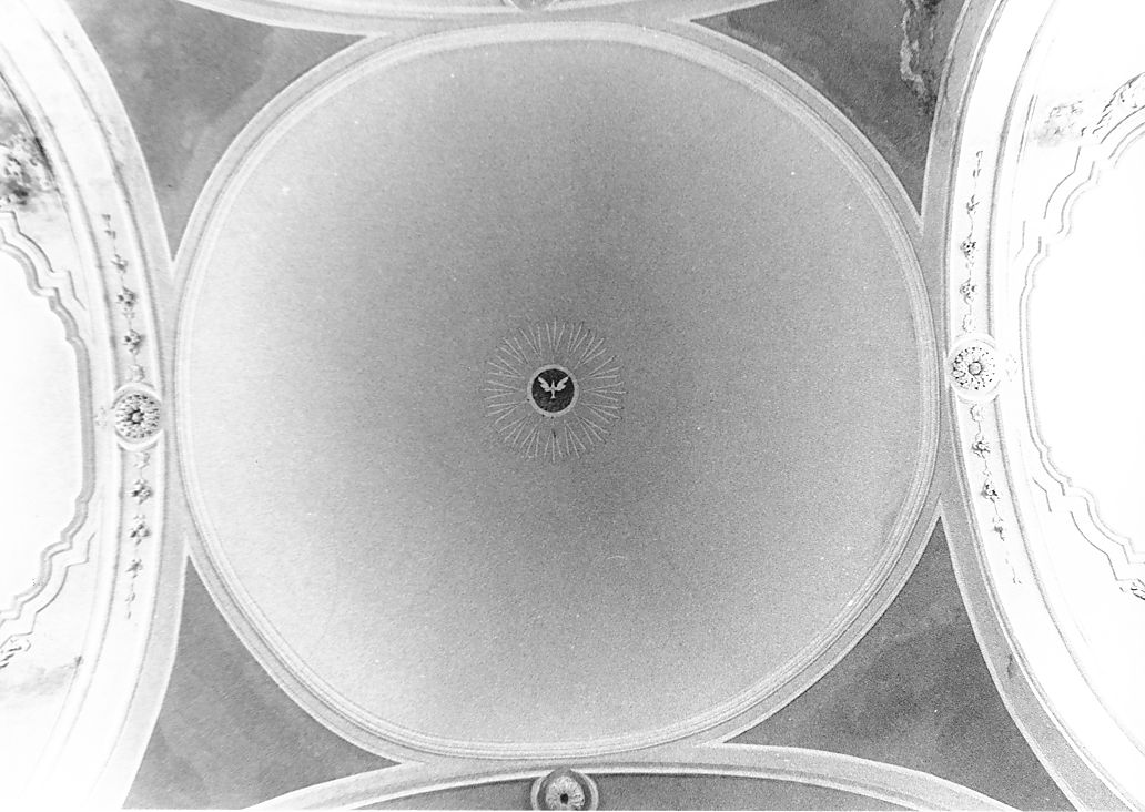 Motivo decorativo geometrico tondo con colombe dello Spirito Santo (decorazione plastica, complesso decorativo) - ambito Italia centrale (prima metà sec. XIX)