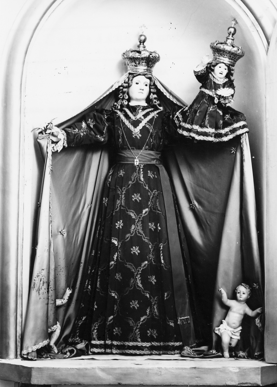 Madonna delle grazie, Madonna con Bambino (statua, opera isolata) - ambito Italia centrale (sec. XVIII)