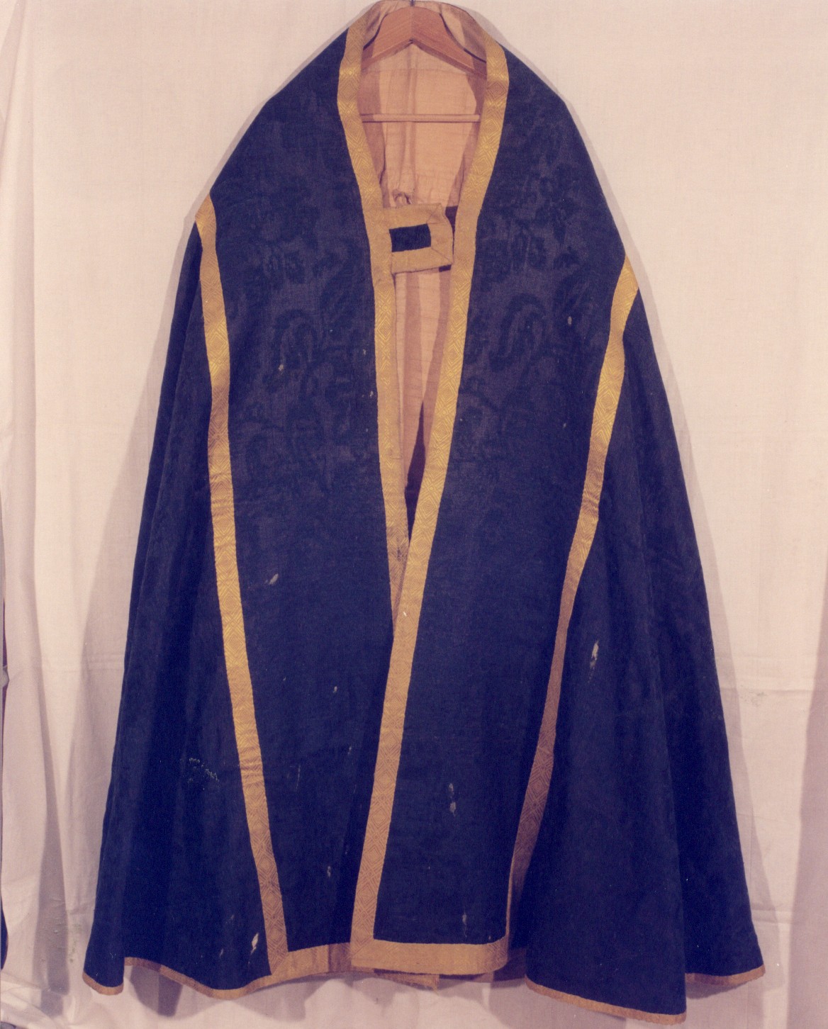 piviale - manifattura Italia meridionale (ultimo quarto sec. XVII)