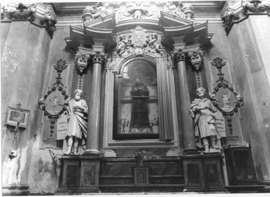 cornice architettonica con motivi decorativi e figure (altare - a blocco) - ambito abruzzese (sec. XVIII)