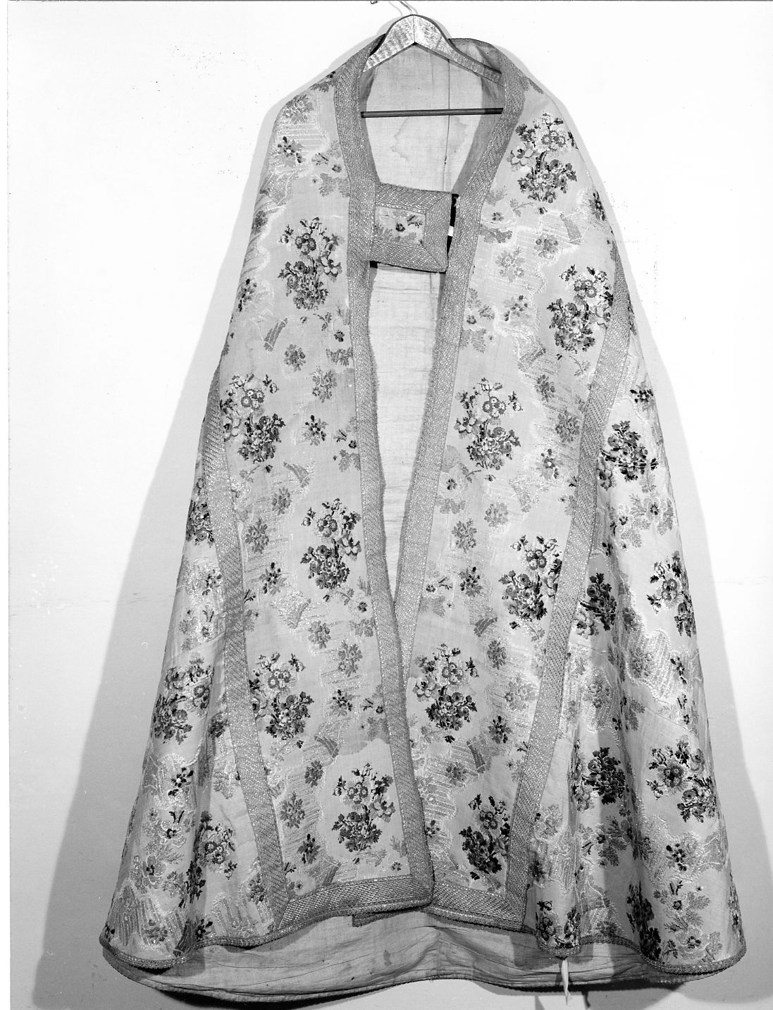 piviale, opera isolata - manifattura Italia meridionale (seconda metà sec. XVIII)