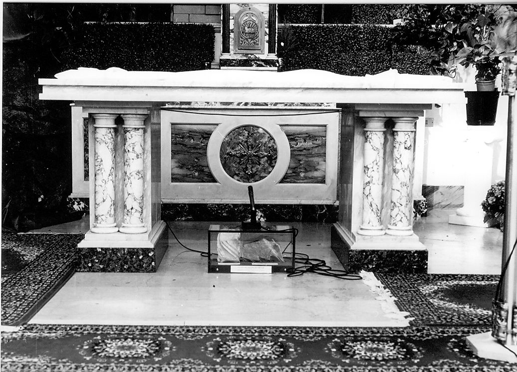 mensa d'altare, opera isolata - ambito teramano (secondo quarto sec. XX)