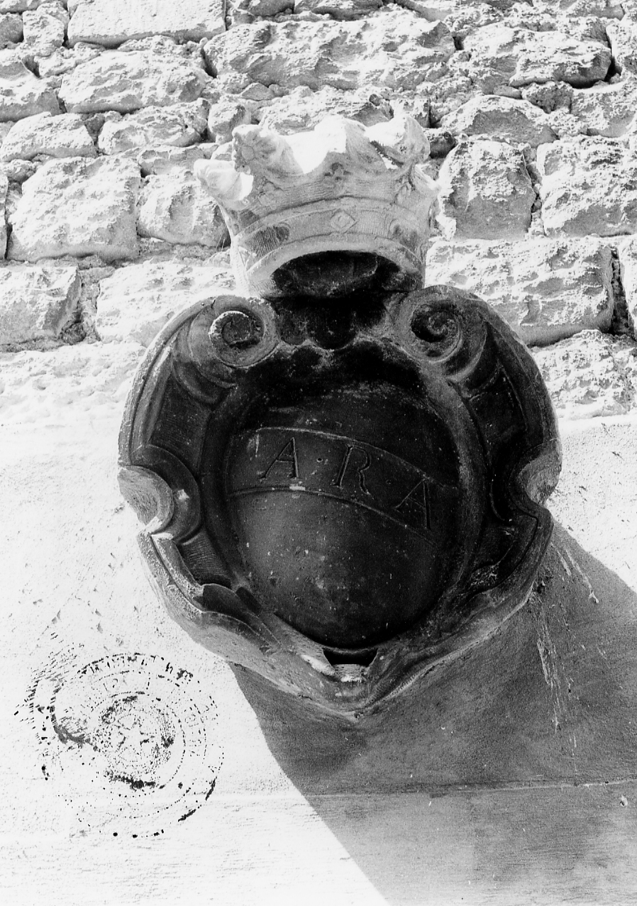 stemma ecclesiastico (rilievo, opera isolata) - ambito abruzzese (sec. XVII)