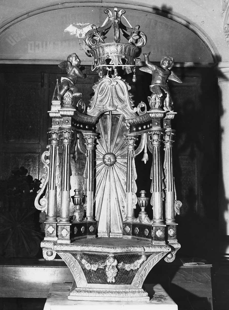 elementi architettonici con motivi decorativi vegetali e floreali , angioletti, simboli (tronetto per esposizione eucaristica, opera isolata) - ambito abruzzese (sec. XVIII)