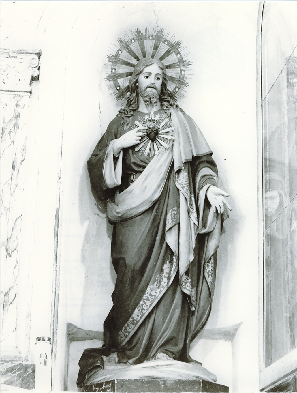 Sacro Cuore di Gesù (statua, opera isolata) di Manzo Giuseppe (sec. XX)