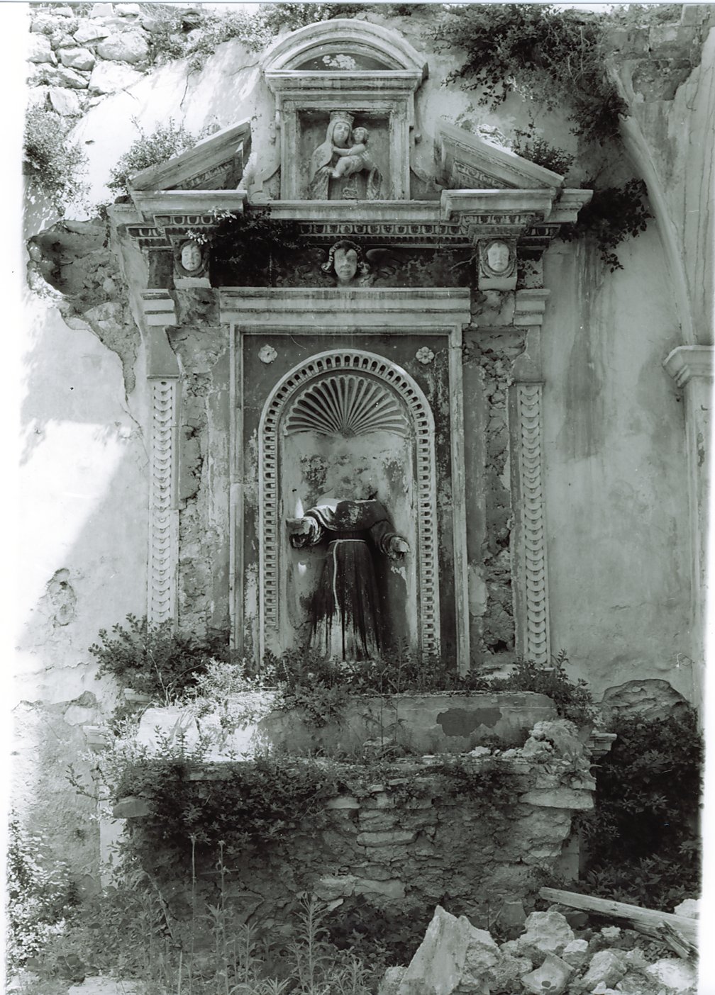 altare - a blocco - ambito Italia centrale (prima metà sec. XVI)