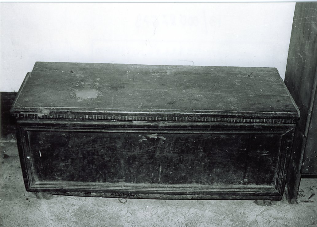 cassapanca - ambito Italia centrale (fine/inizio secc. XVIII/ XIX)