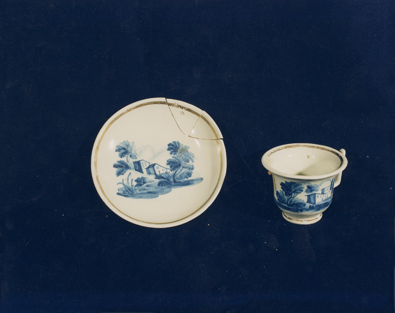 piattino - manifattura di Castelli (metà sec. XX)