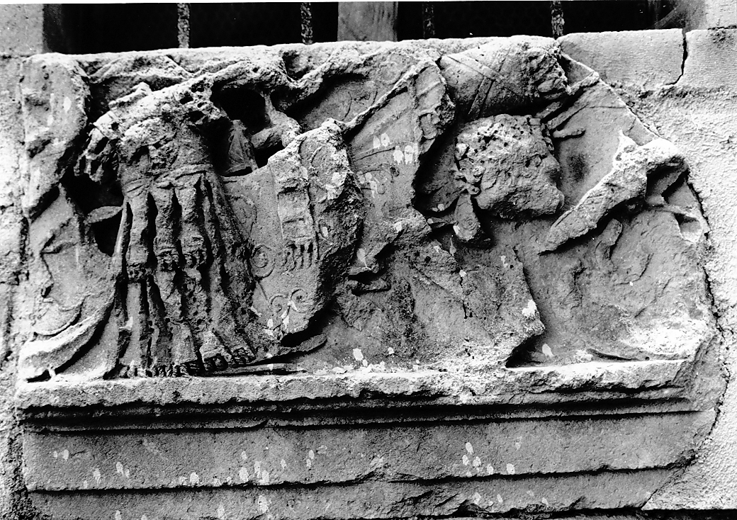 armatura e corredo d'armi (lastra, frammento) - bottega abruzzese (sec. I)