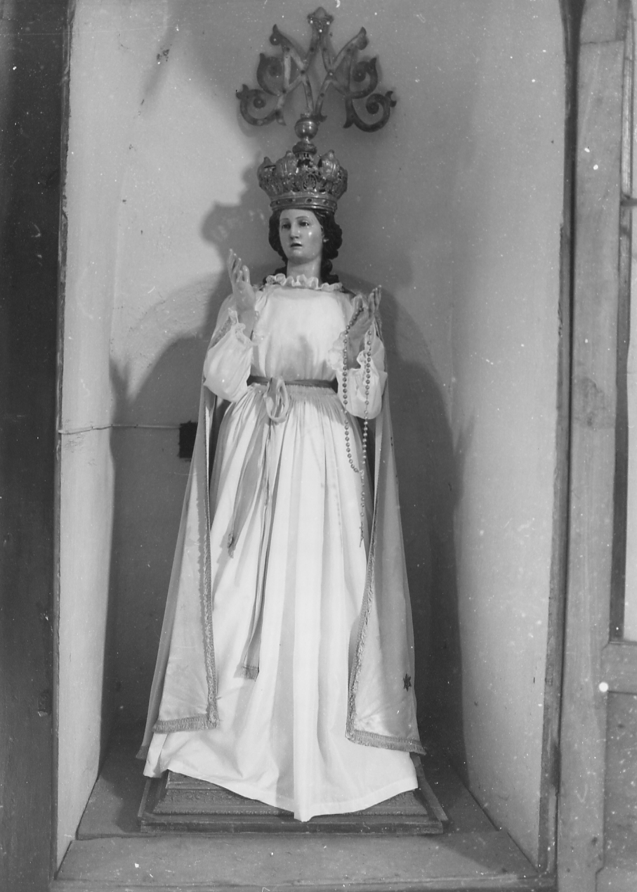 Madonna delle Grazie, Madonna con personaggi che implorano il suo aiuto (manichino, opera isolata) - bottega abruzzese (sec. XIX)