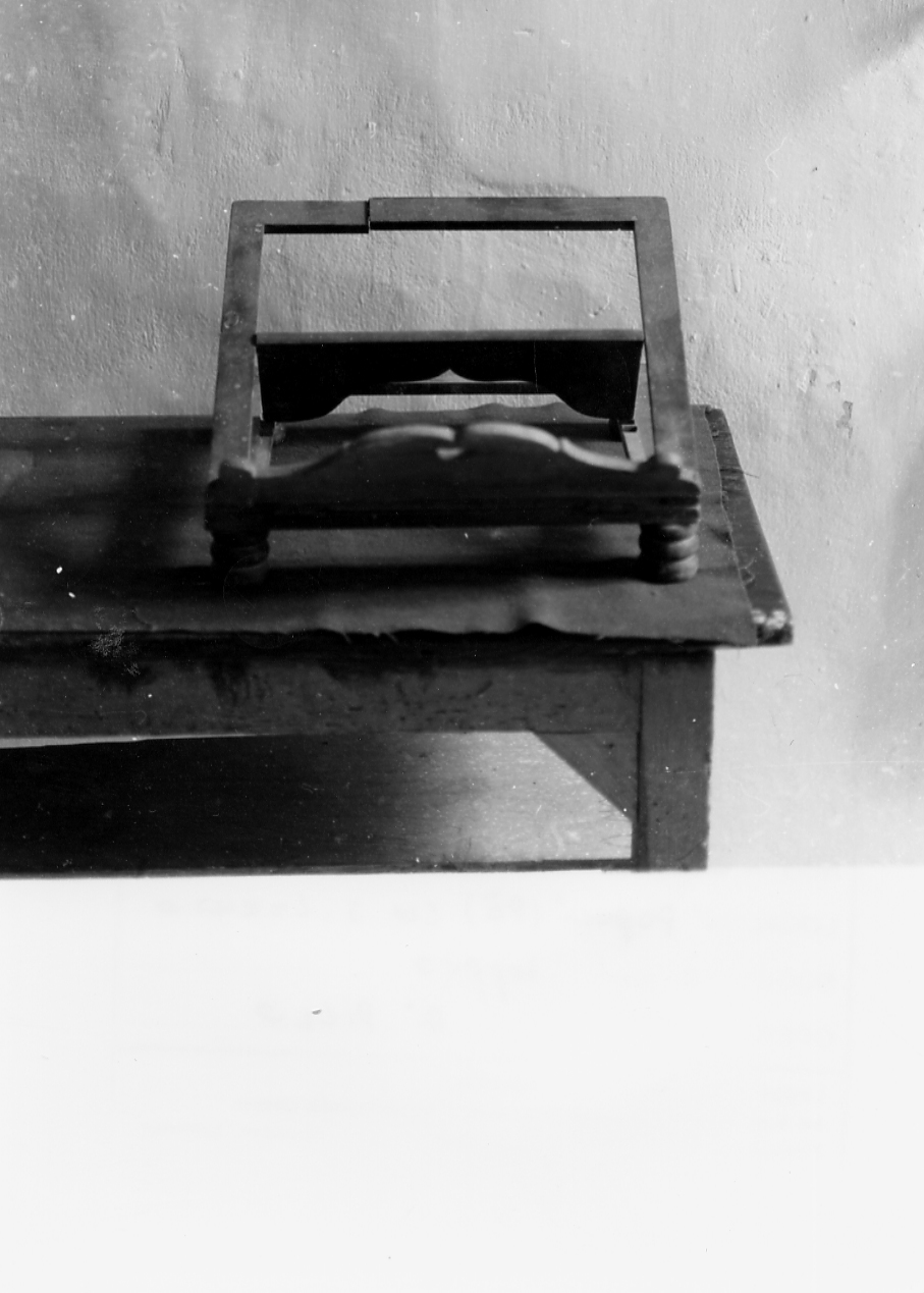 leggio da tavolo - pieghevole, opera isolata - bottega abruzzese (sec. XIX)