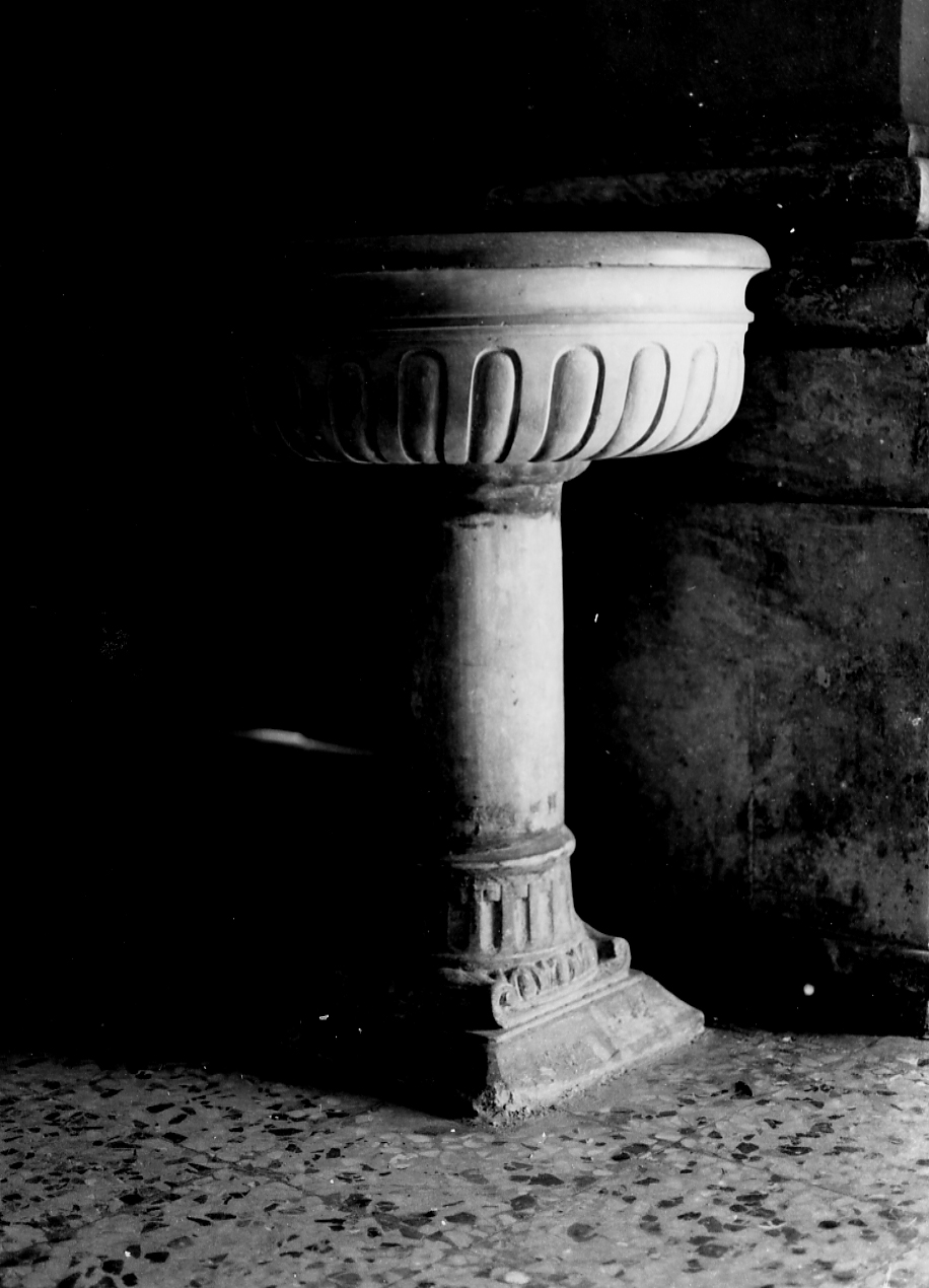 base, opera isolata - bottega abruzzese (sec. XVIII)