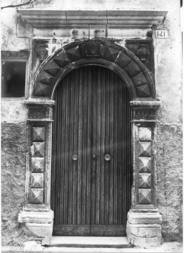 portale, opera isolata - bottega abruzzese (secc. XVI/ XVII)