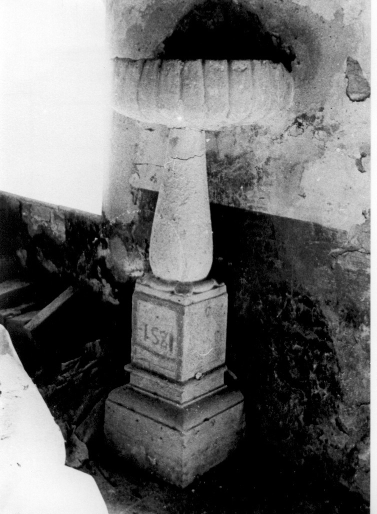 acquasantiera - ambito abruzzese (sec. XVI)