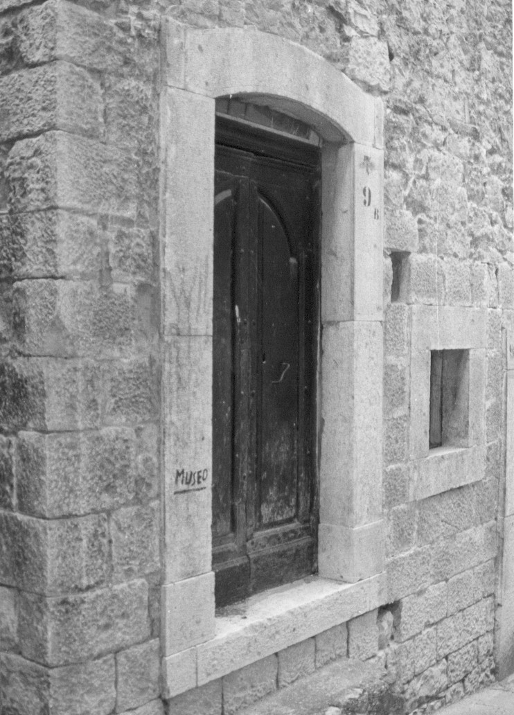 portale, elemento d'insieme - ambito abruzzese (metà sec. XIX)